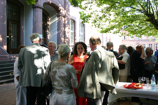 Bild 008.jpg - Sektempfang im Ehrenhof